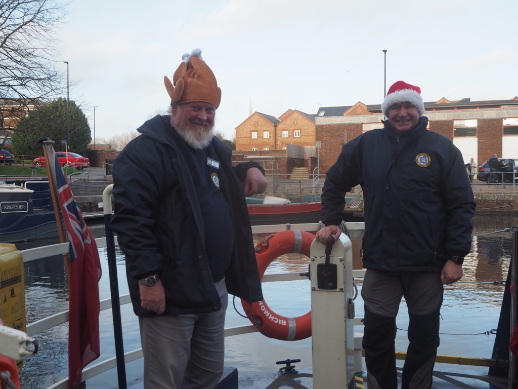 chichester canal christmas boat trips 2023
